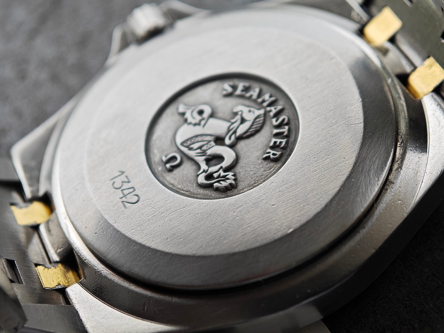 Puntini in rilievo OMEGA SEAMASTER 120m ALVEOLES e bracciale di seconda generazione