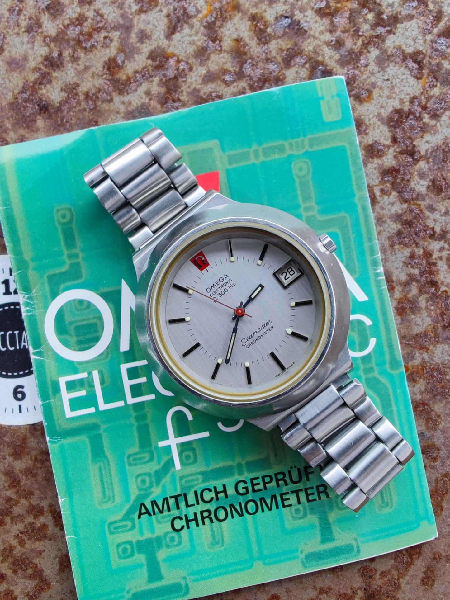 Amazing silver dial OMEGA Seamaster f300 "The Cone" & manual