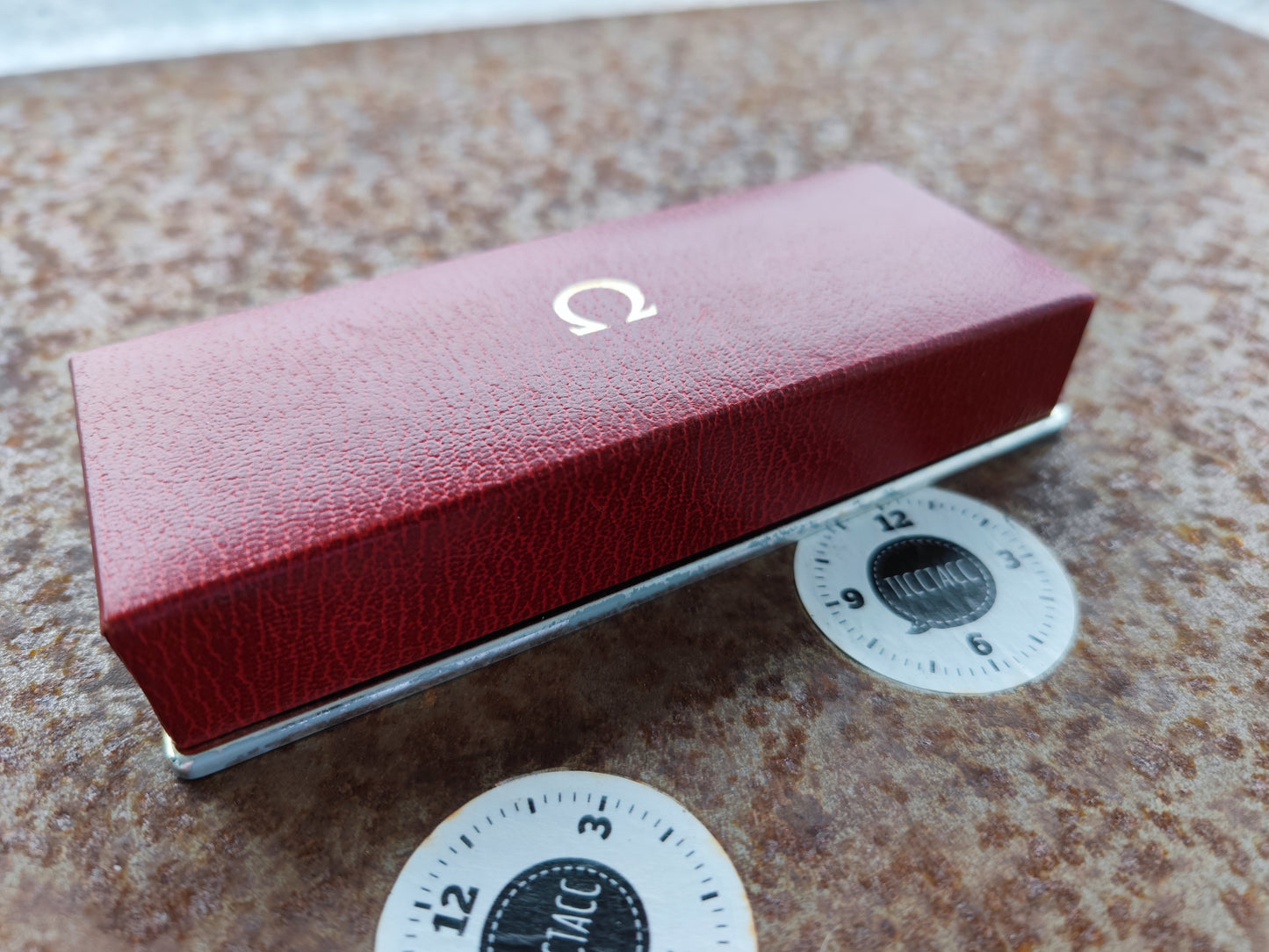MINT Omega 60s Premium Box with Inlay