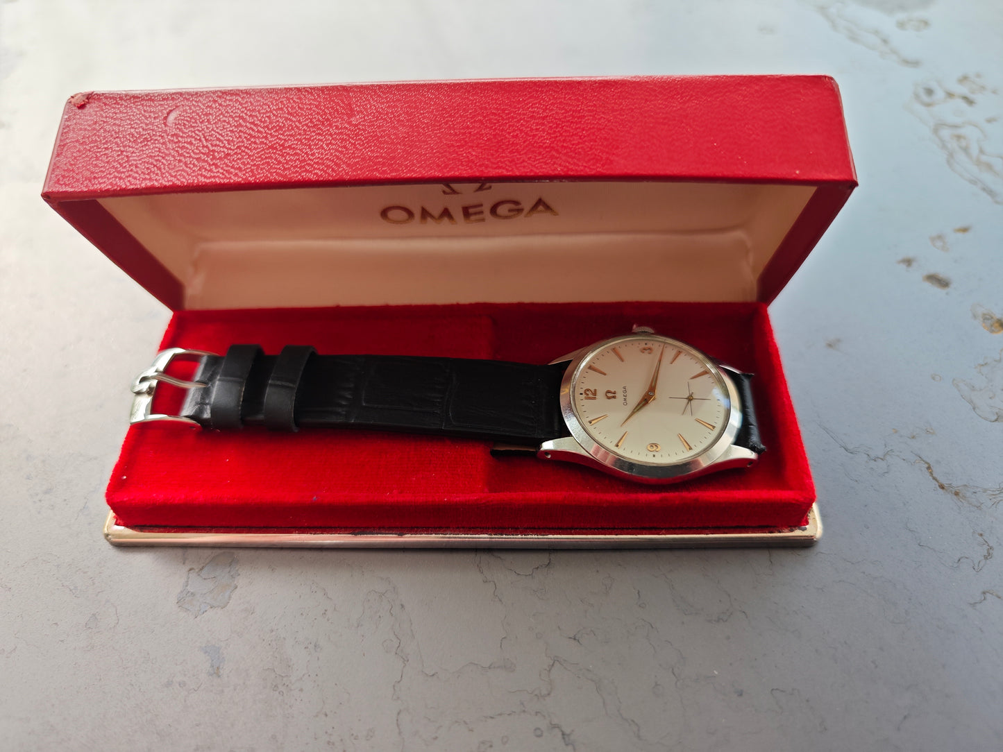 N.O.S. OMEGA Manual Wind cal. 266 from 1950s & BOX