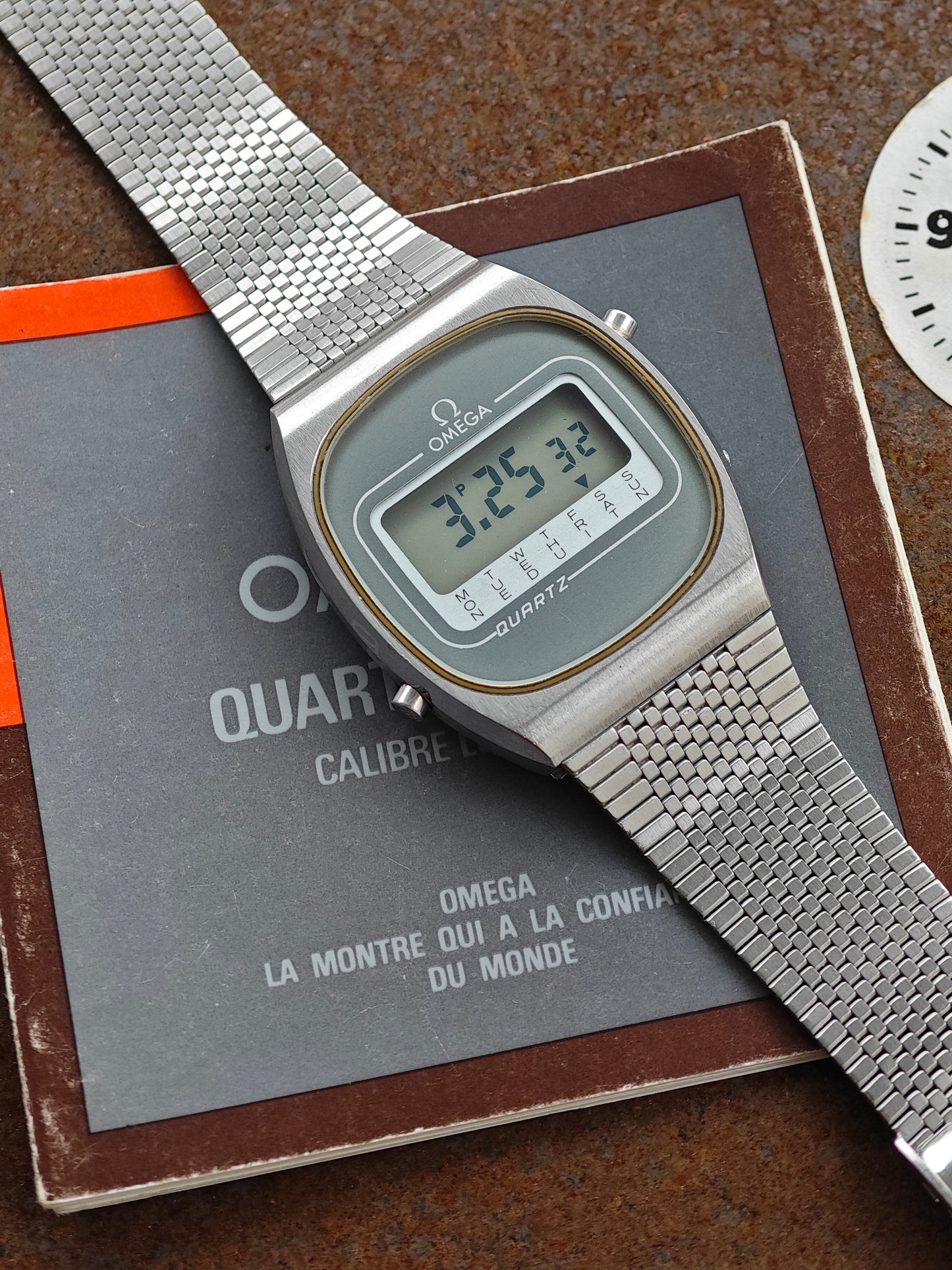 MINT OMEGA LCD Quartz 1616 & Manual