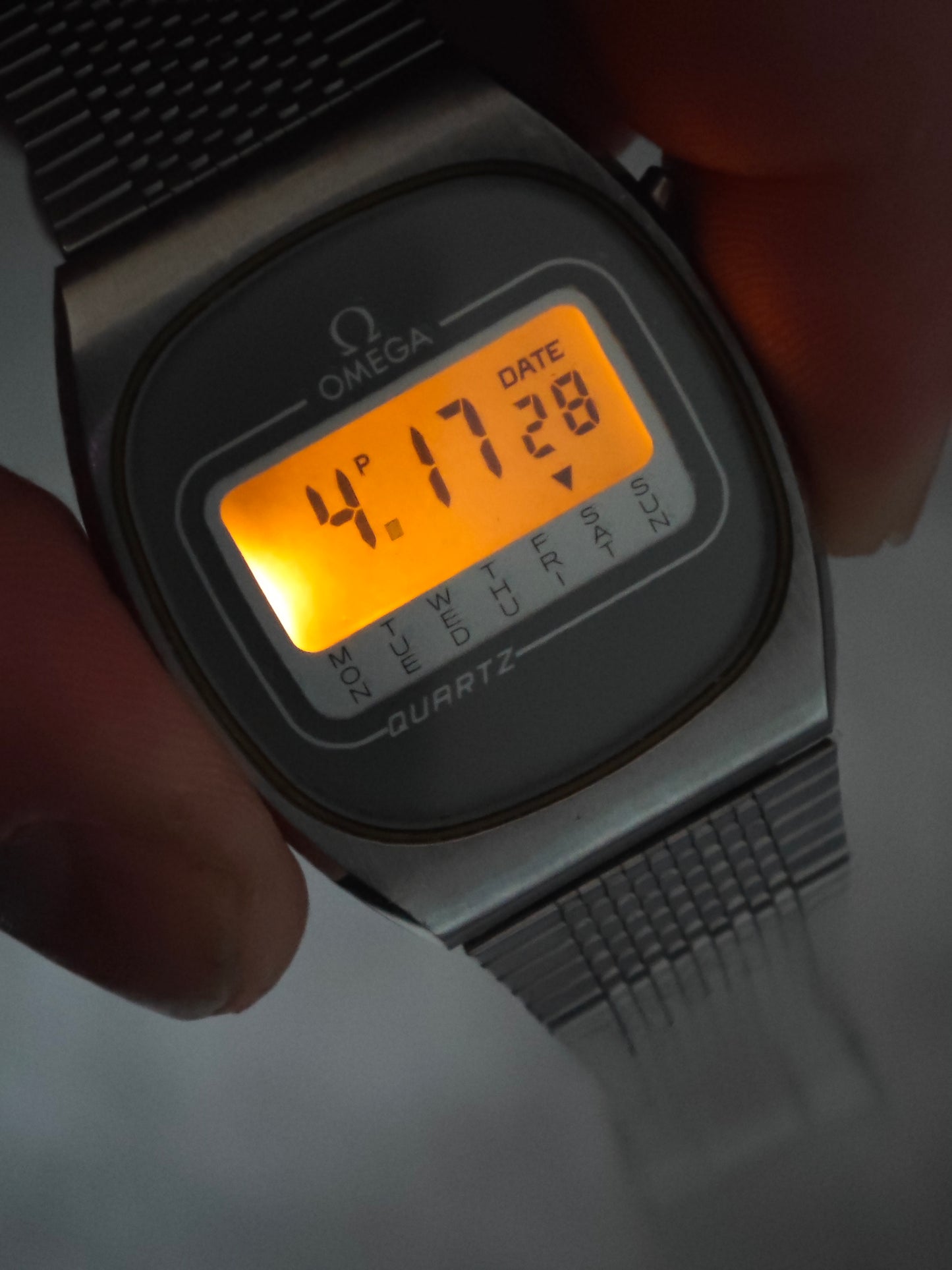 MINT OMEGA LCD Quartz 1616 & Manual