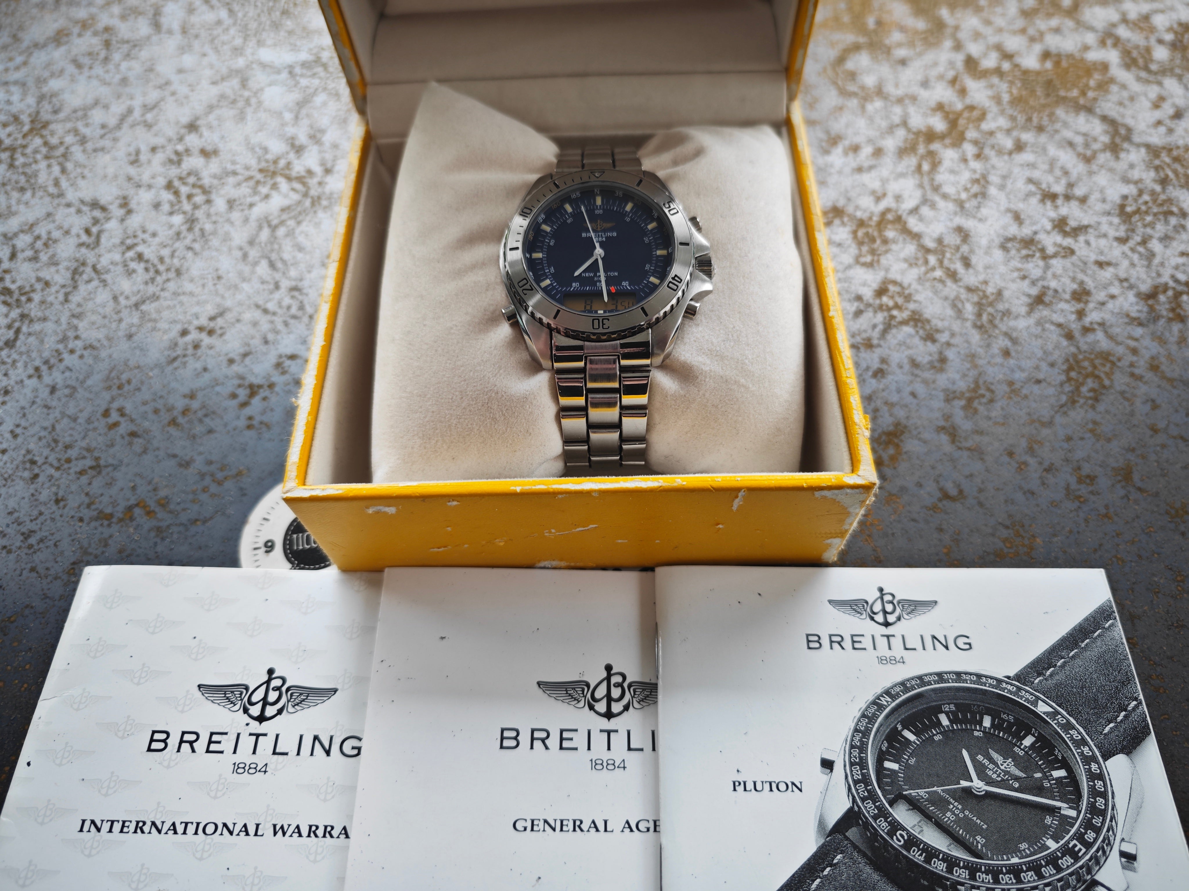 BREITLING ブライトリング　NEW PLUTON 3100 A51037 BREITLING Navitimer Pluton Quartz 3100 A51037 | BBA-WATCH.COM