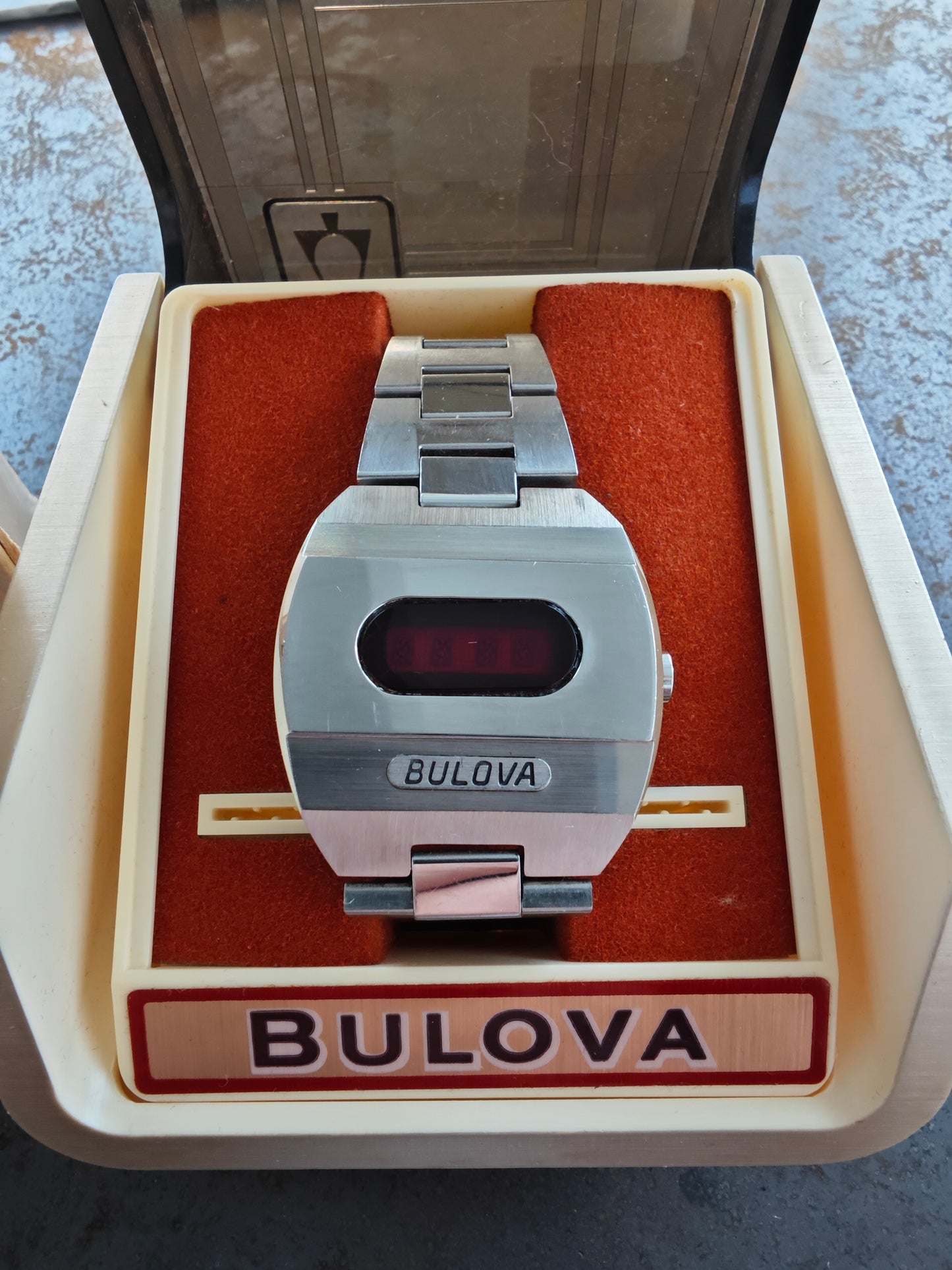 MINT BULOVA LED N4 Edelstahl mit Box und Umverpackung