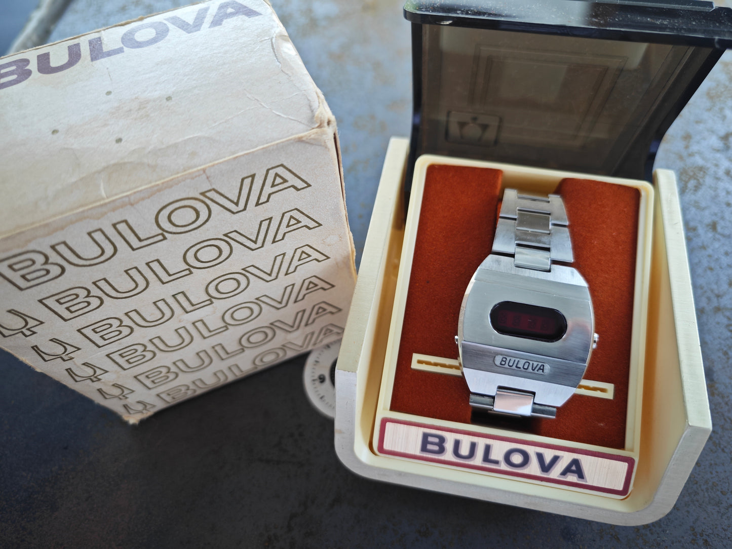 MINT BULOVA LED N4 Edelstahl mit Box und Umverpackung