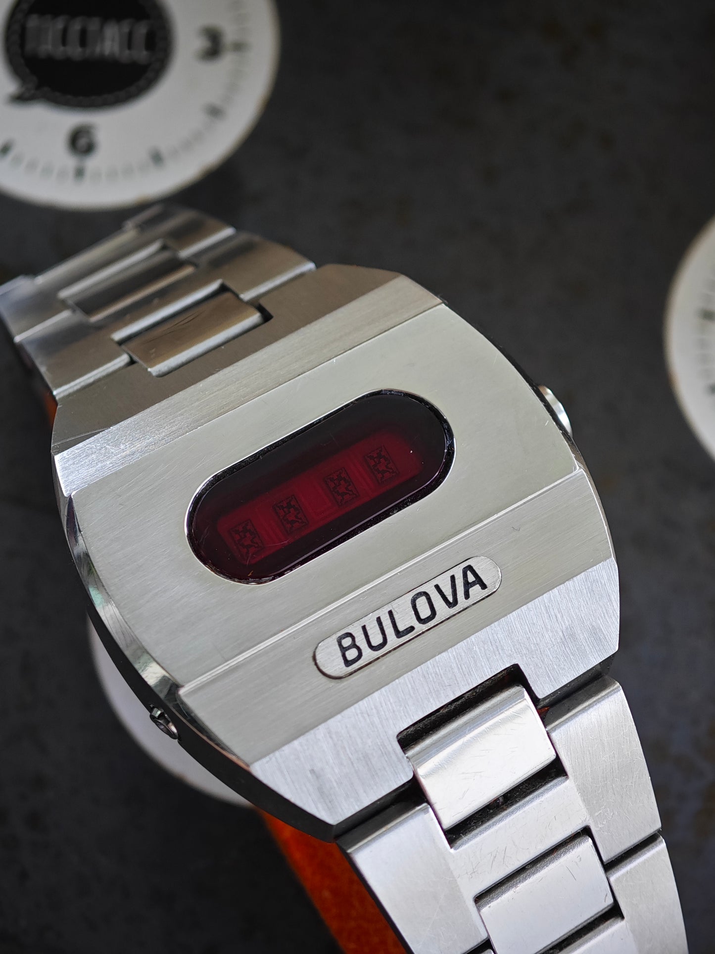 MINT BULOVA LED N4 Edelstahl mit Box und Umverpackung