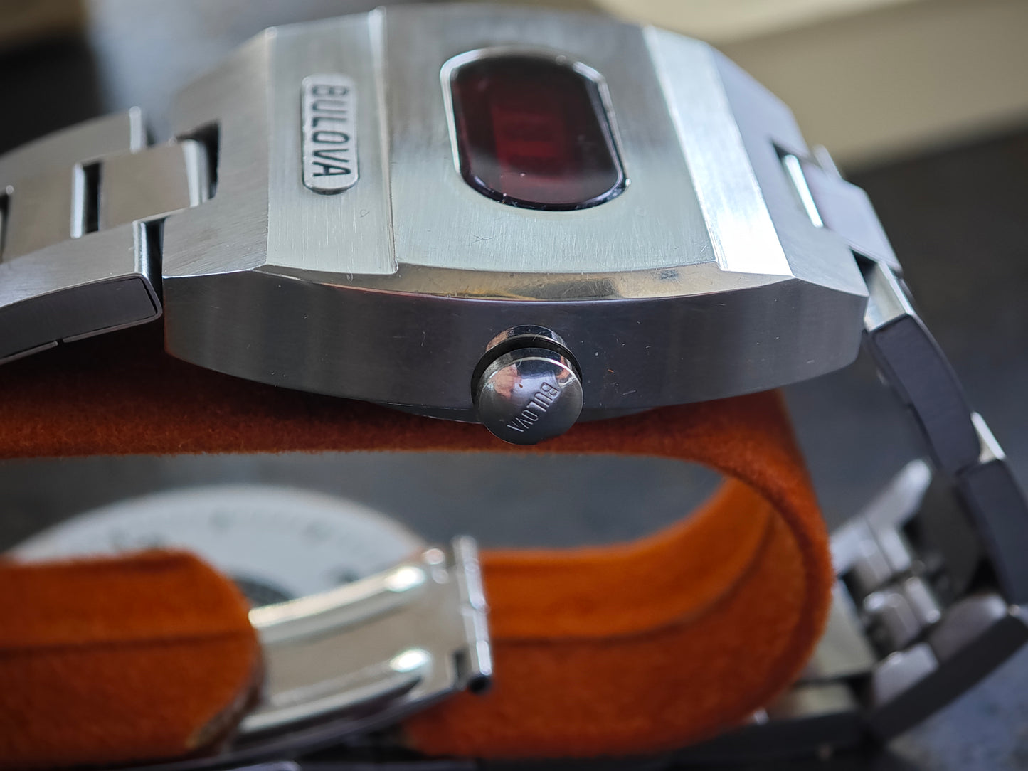 MINT BULOVA LED N4 Edelstahl mit Box und Umverpackung