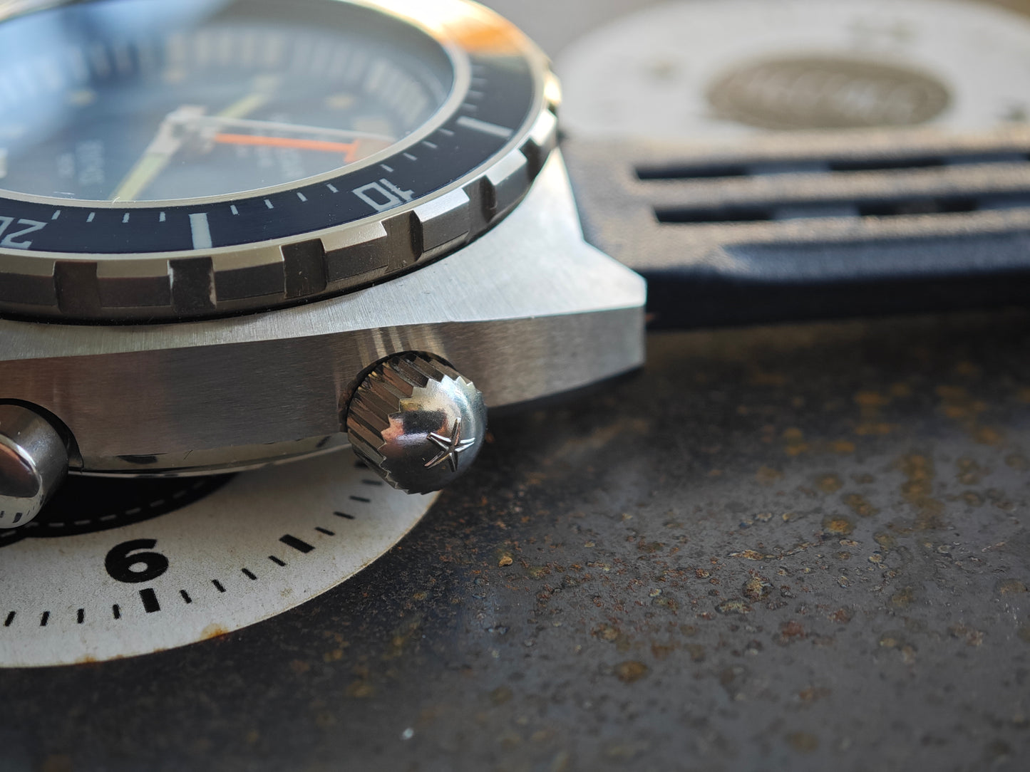 N.O.S. Aquastar BENTHOS 500 (1002) with Rubber Strap & Box