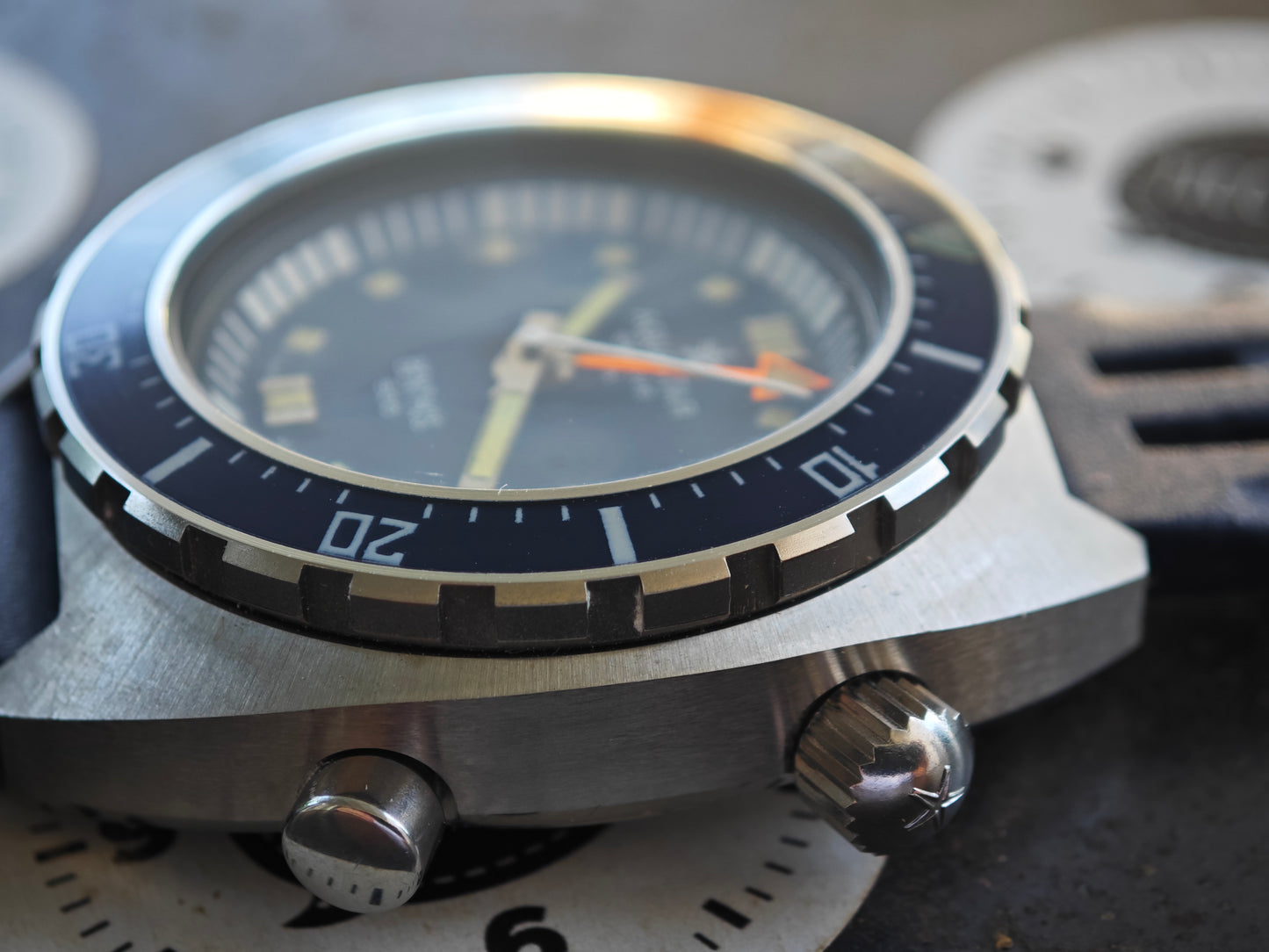 N.O.S. Aquastar BENTHOS 500 (1002) with Rubber Strap & Box