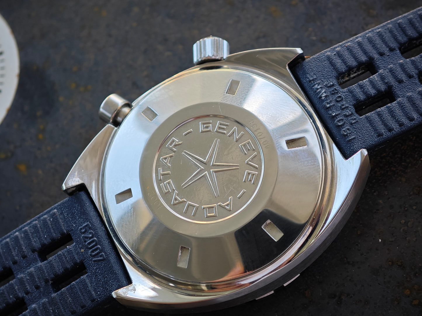 N.O.S. Aquastar BENTHOS 500 (1002) with Rubber Strap & Box