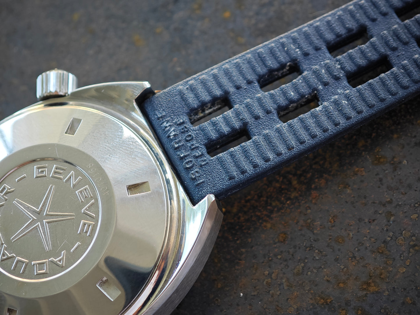 N.O.S. Aquastar BENTHOS 500 (1002) with Rubber Strap & Box