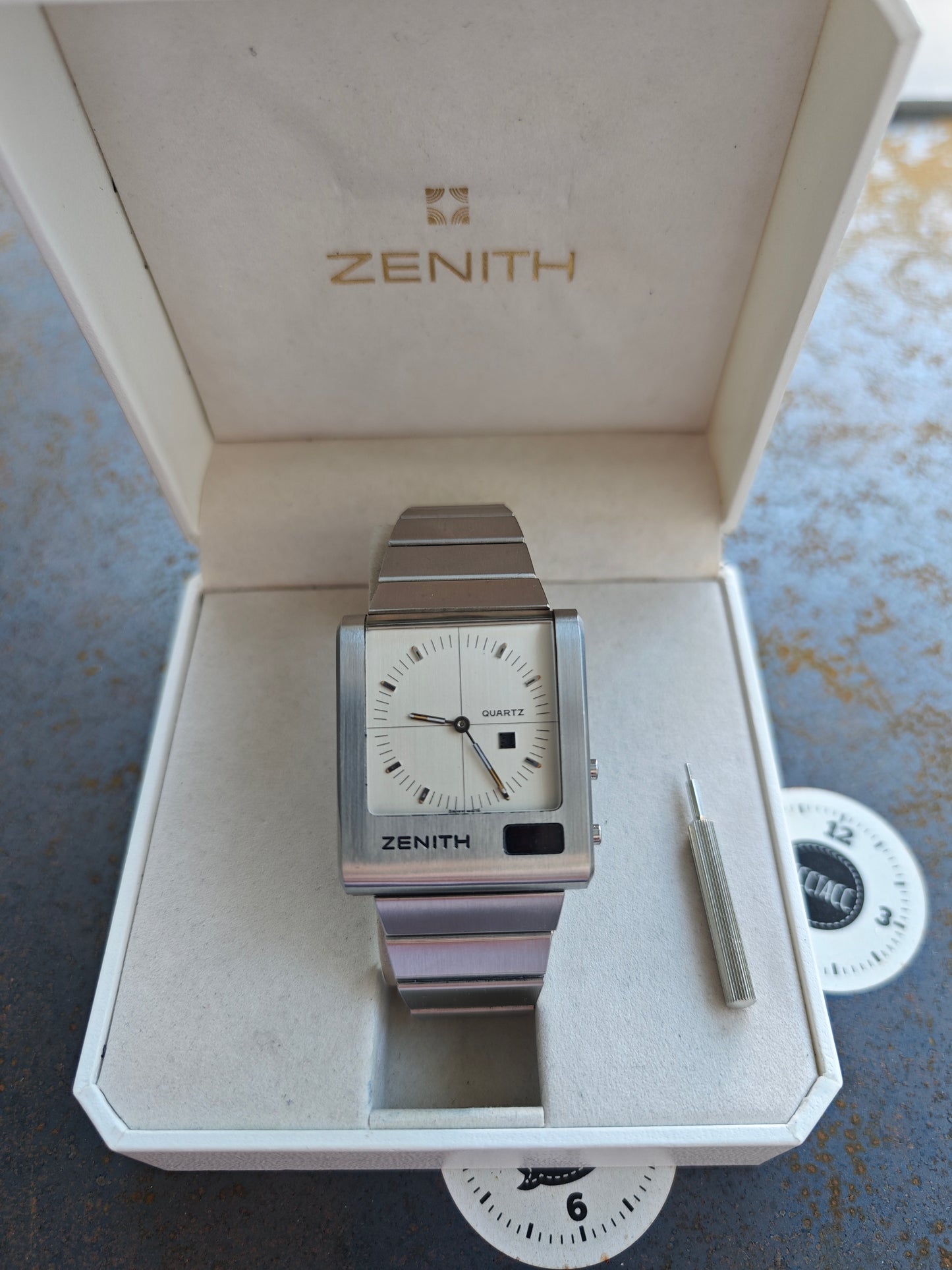 N.O.S. Zenith Futur Time Command White Dial & Box & Pin