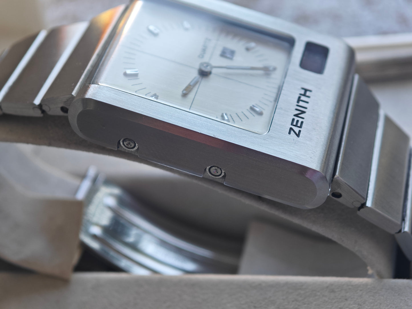 N.O.S. Zenith Futur Time Command White Dial & Box & Pin