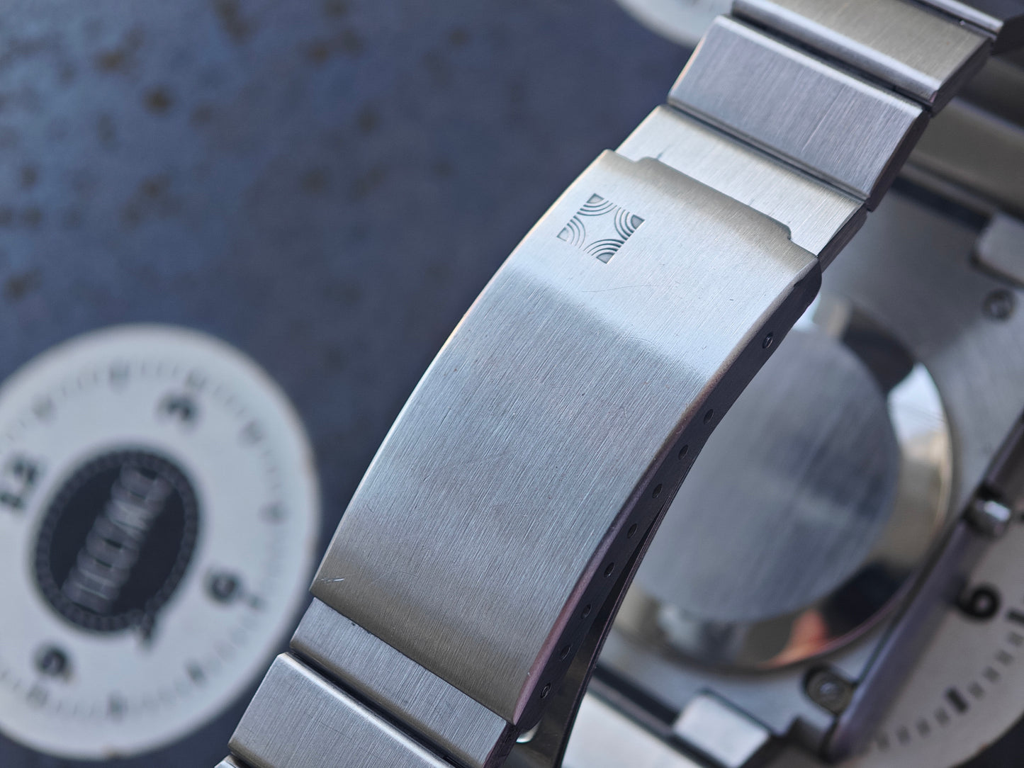 N.O.S. Zenith Futur Time Command White Dial & Box & Pin