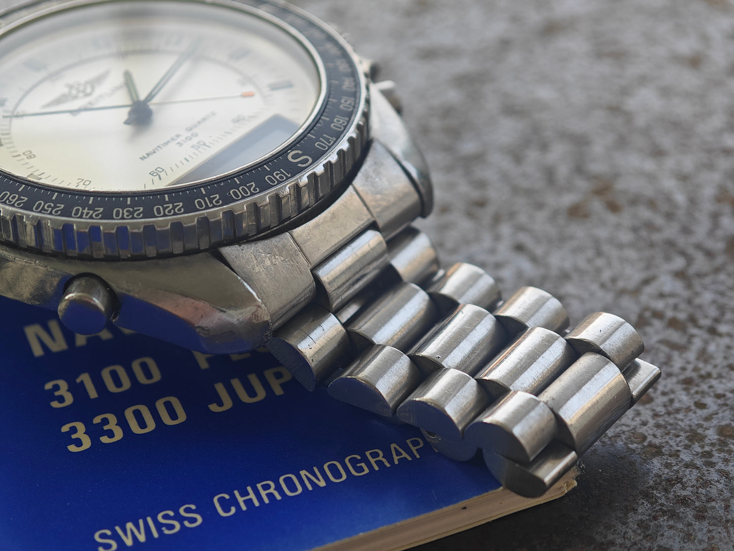 Super raro Breitling Navitimer 80191 di prima generazione con quadrante bianco, plutonio, scatola e manuale