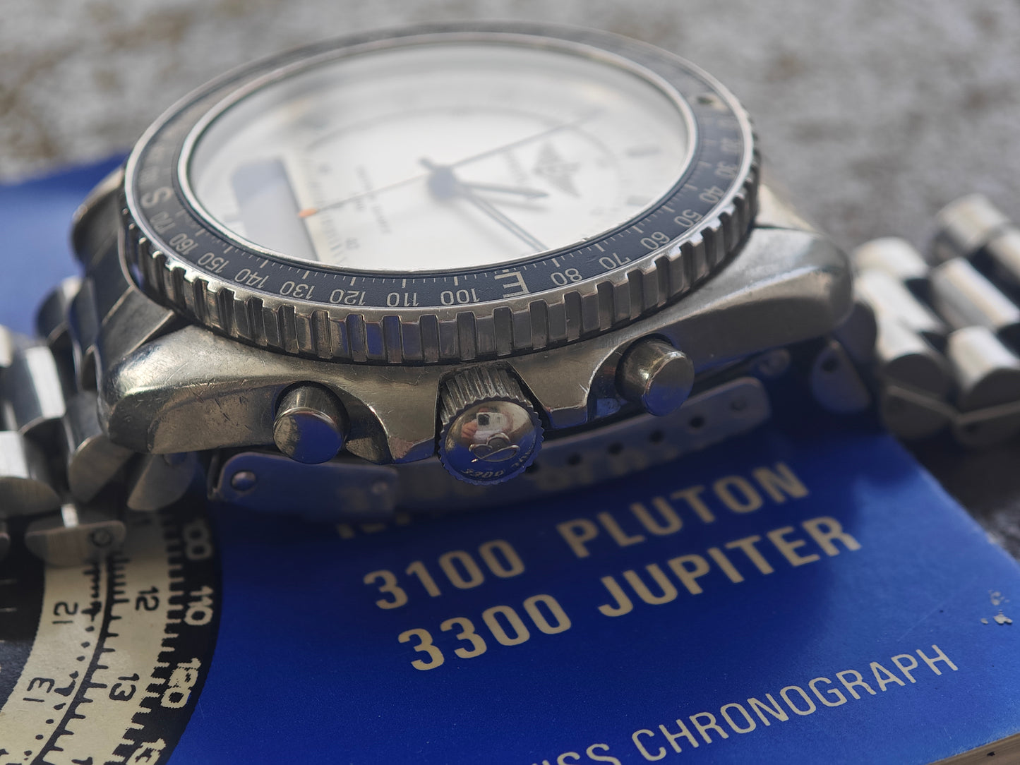 Super raro Breitling Navitimer 80191 di prima generazione con quadrante bianco, plutonio, scatola e manuale