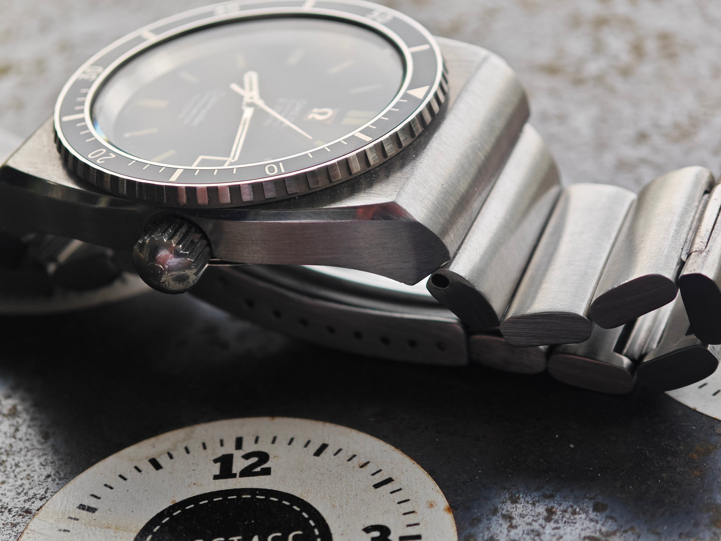 Super raro OMEGA f300 elettronico di prima generazione subacqueo 198.0054