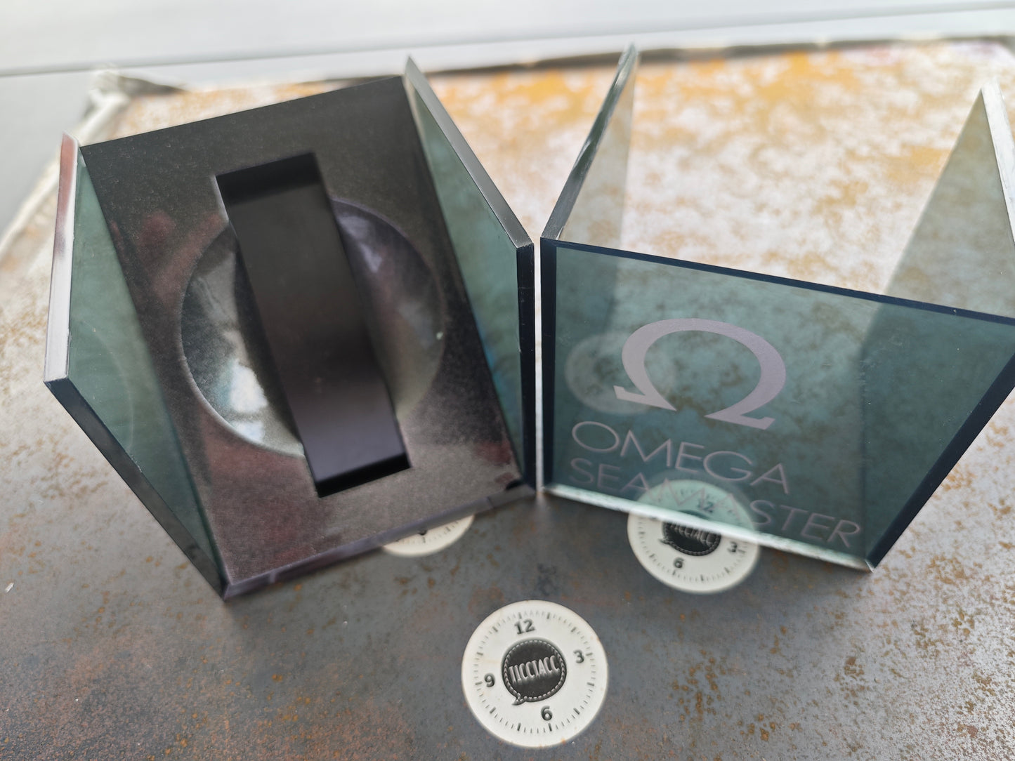 Scatola cubica in plexiglas OMEGA SEAMASTER estremamente rara per i modelli OMEGA Ploprof 600 e 1000