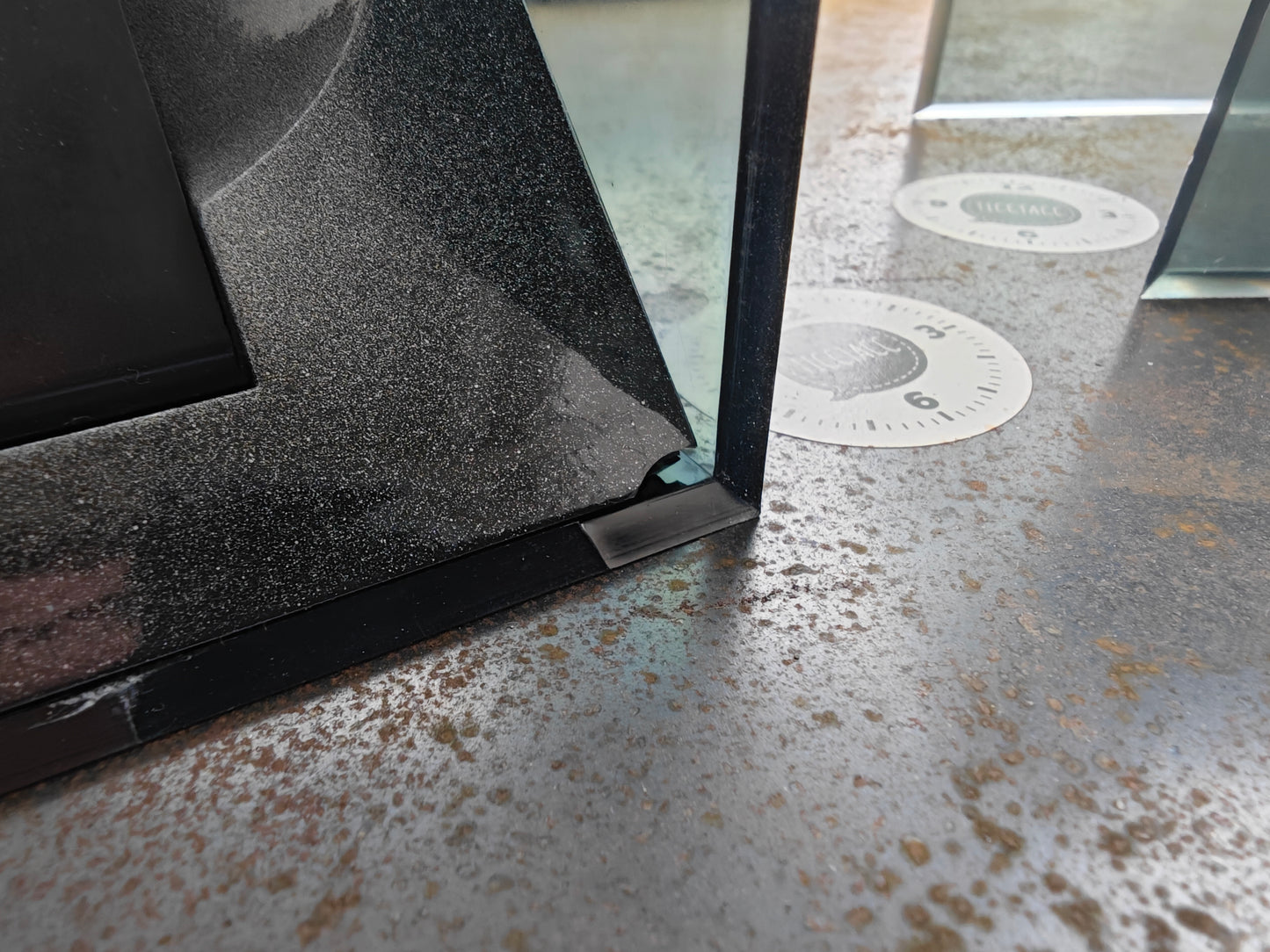 Scatola cubica in plexiglas OMEGA SEAMASTER estremamente rara per i modelli OMEGA Ploprof 600 e 1000