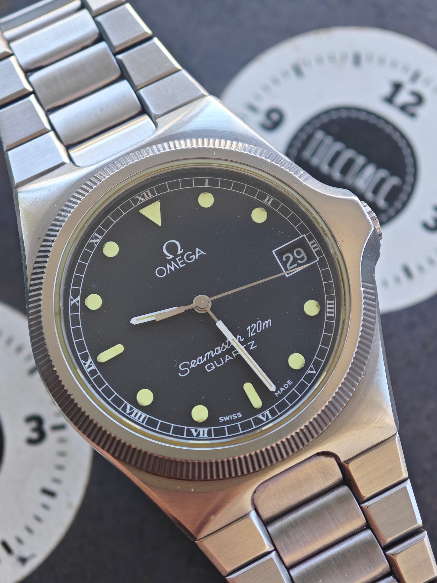 NEUWERTIGES OMEGA Seamaster 120 m Armadillo Dots Langes Armband