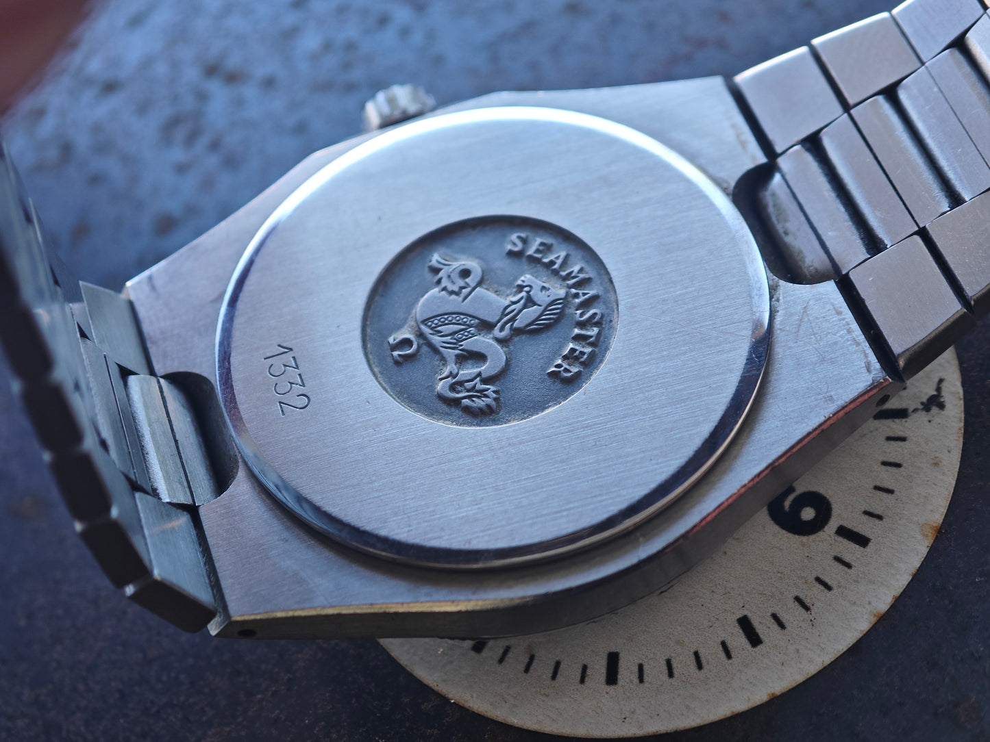 NEUWERTIGES OMEGA Seamaster 120 m Armadillo Dots Langes Armband