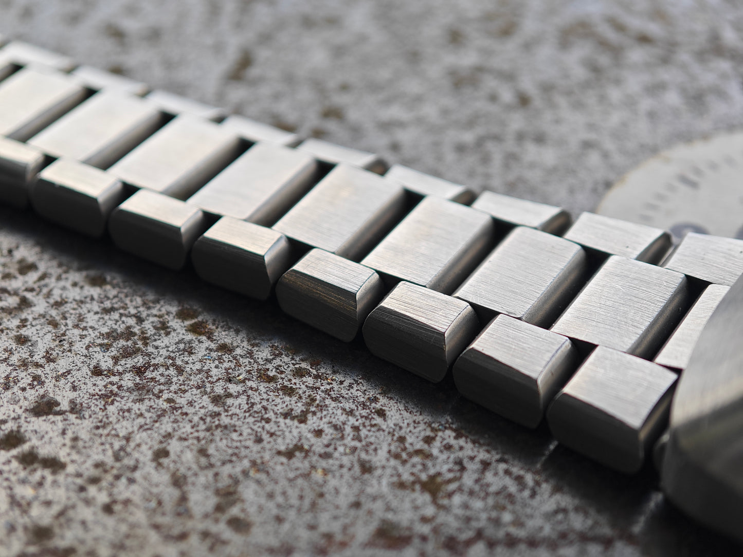 Quadrante argento misterioso Zodiac Astrographic SST e bracciale Chatelain