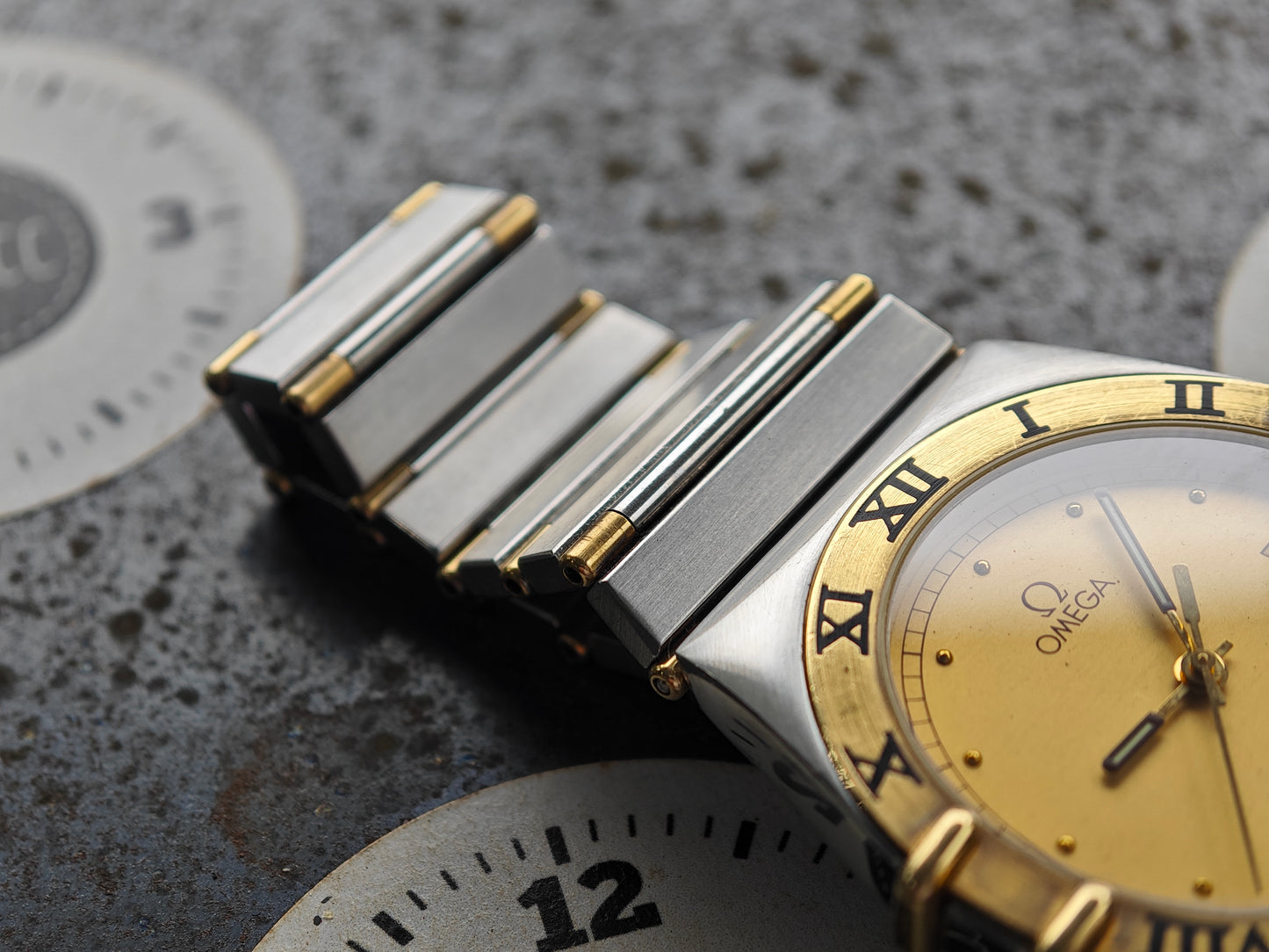 Perfekte OMEGA Constellation Manhattan Bicolor mit Bicolor-Armband