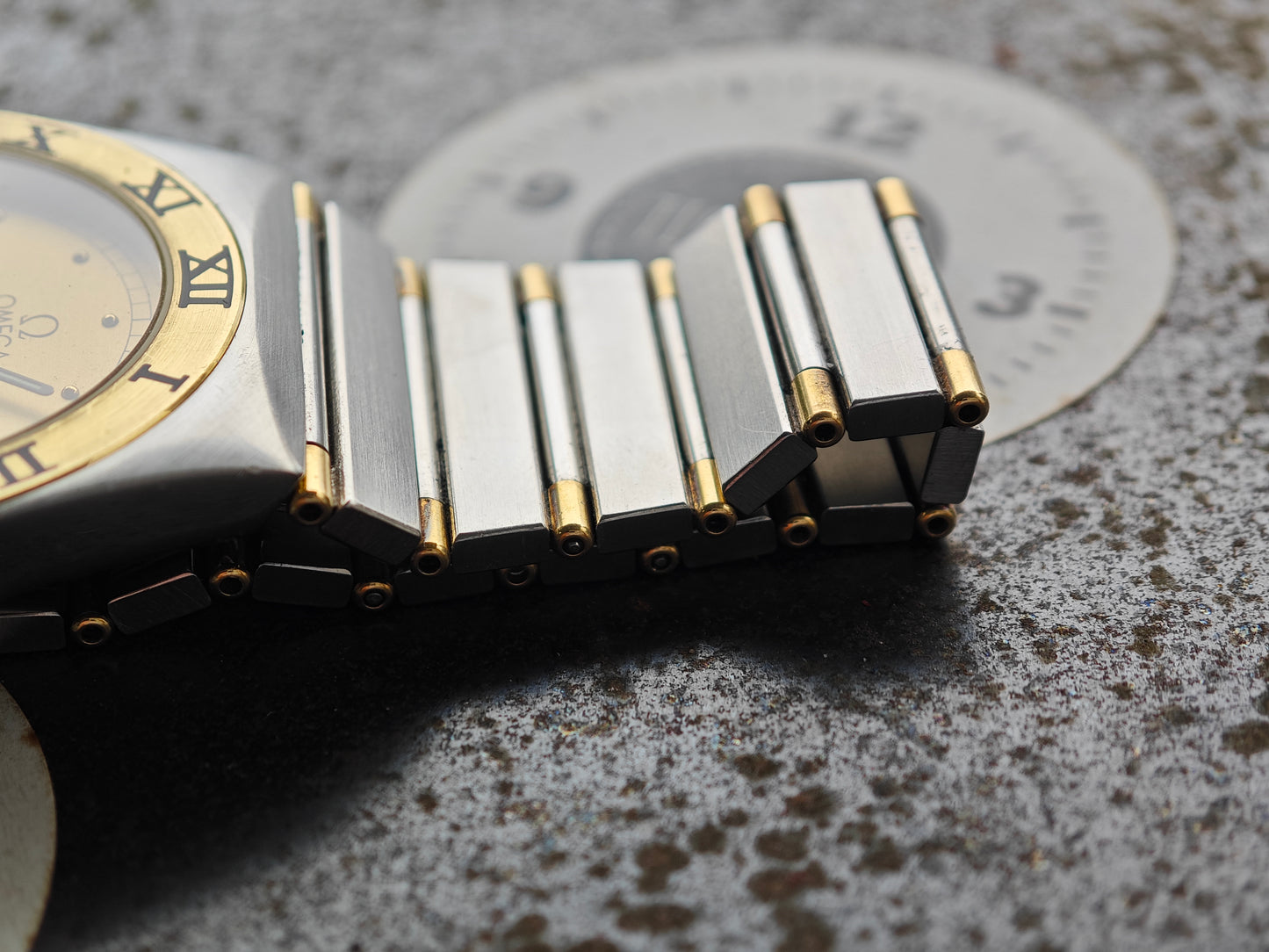 Perfekte OMEGA Constellation Manhattan Bicolor mit Bicolor-Armband