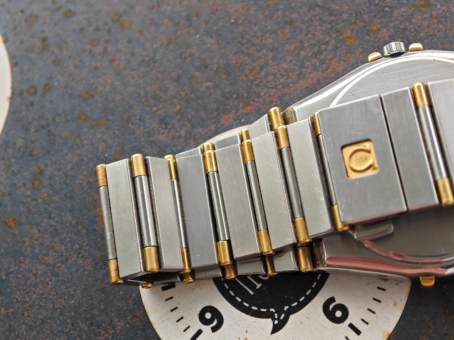 Perfekte OMEGA Constellation Manhattan Bicolor mit Bicolor-Armband