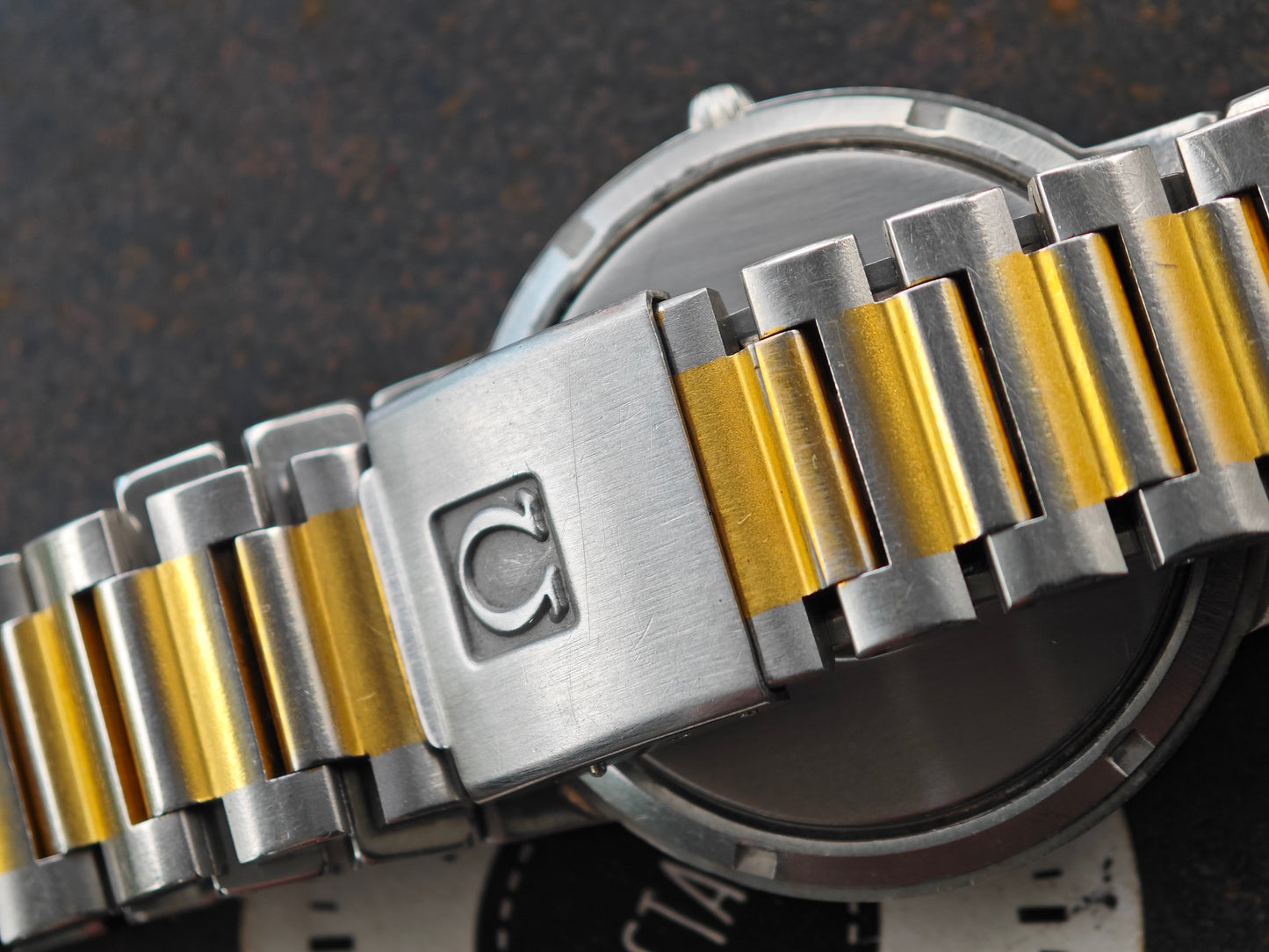 OMEGA Seamaster Dynamic „Spider“ Herrenversion Kal. 1430 – seltenes zweifarbiges Armband