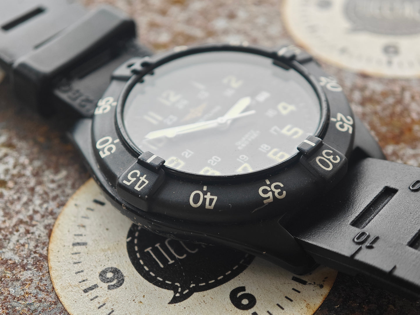 Amazing Breitling COLT 1st Generation Military watch black PVD & original Rubber Strap !!!