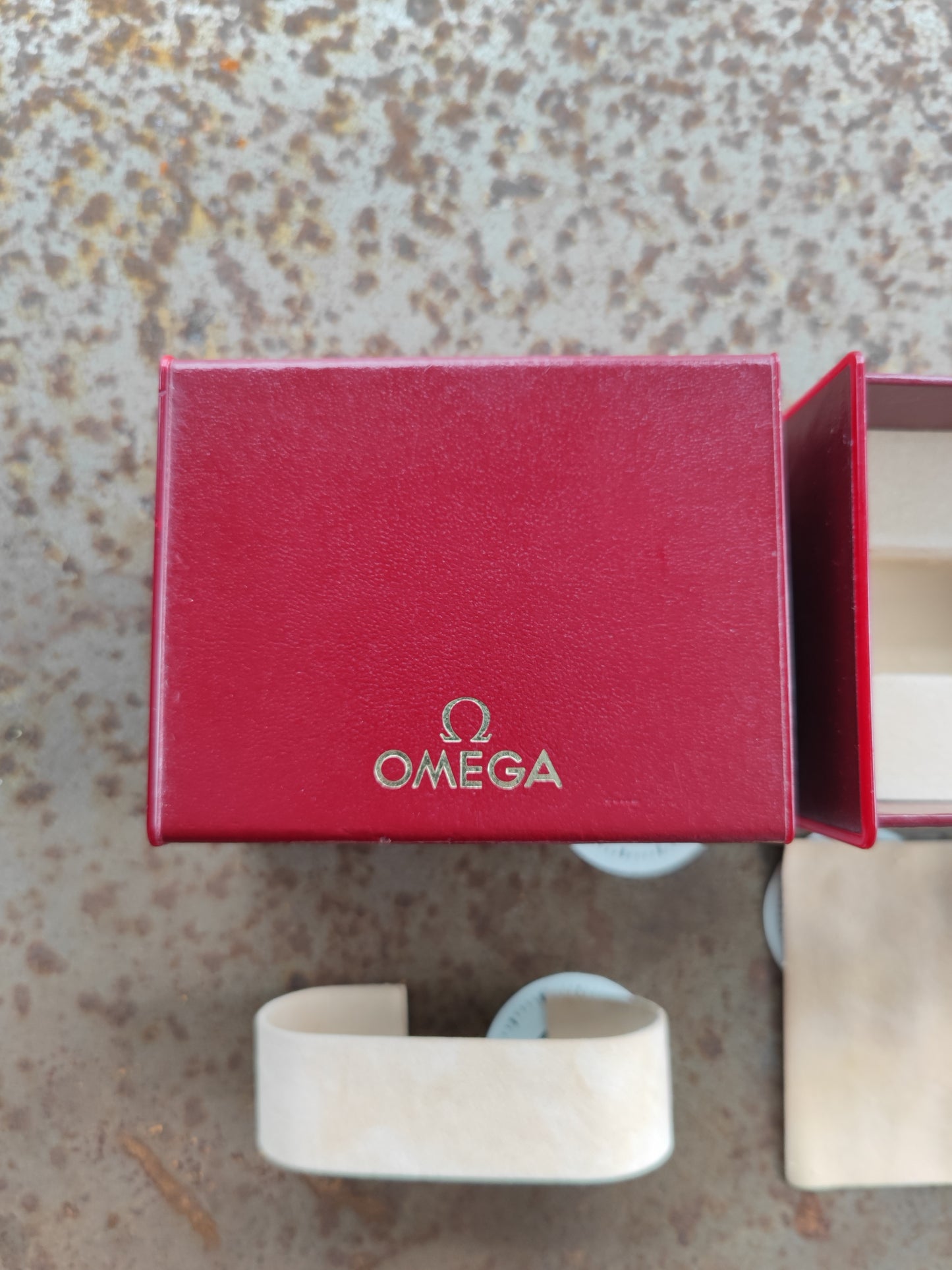 Kopie von OMEGA Box for OMEGA Holy Grail