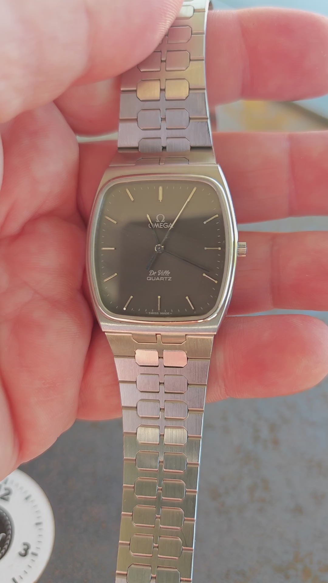 【OMEGA】希少 De villeクオーツ OMEGA De Ville Prestige Salmon Dial Watch 43410412110001