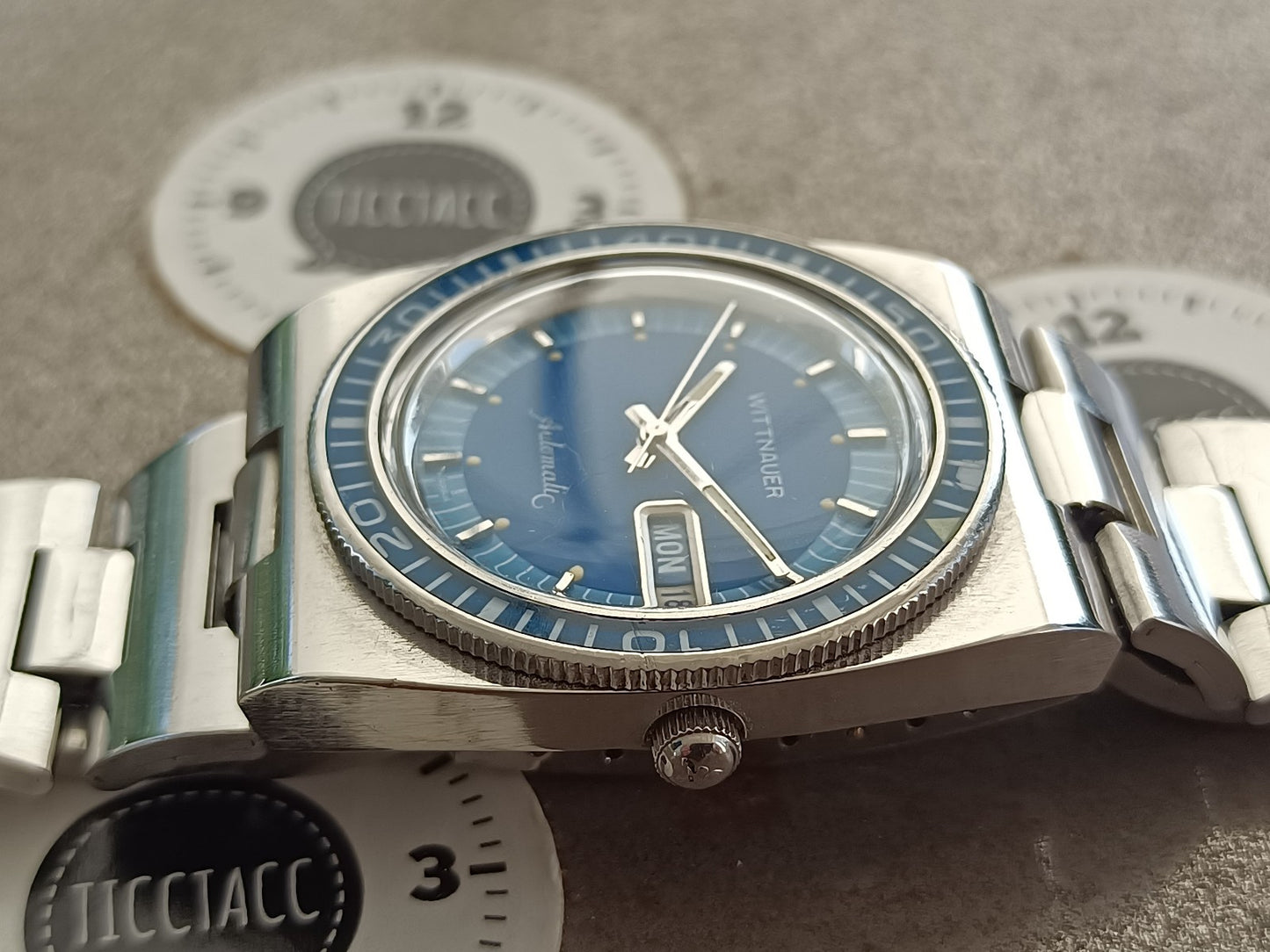 Wittnauer Automatic Diver